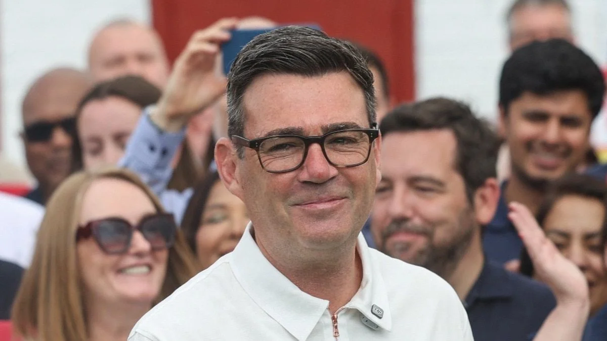 Andy Burnham Returns to UK Parliament to Challenge Keir Starmer