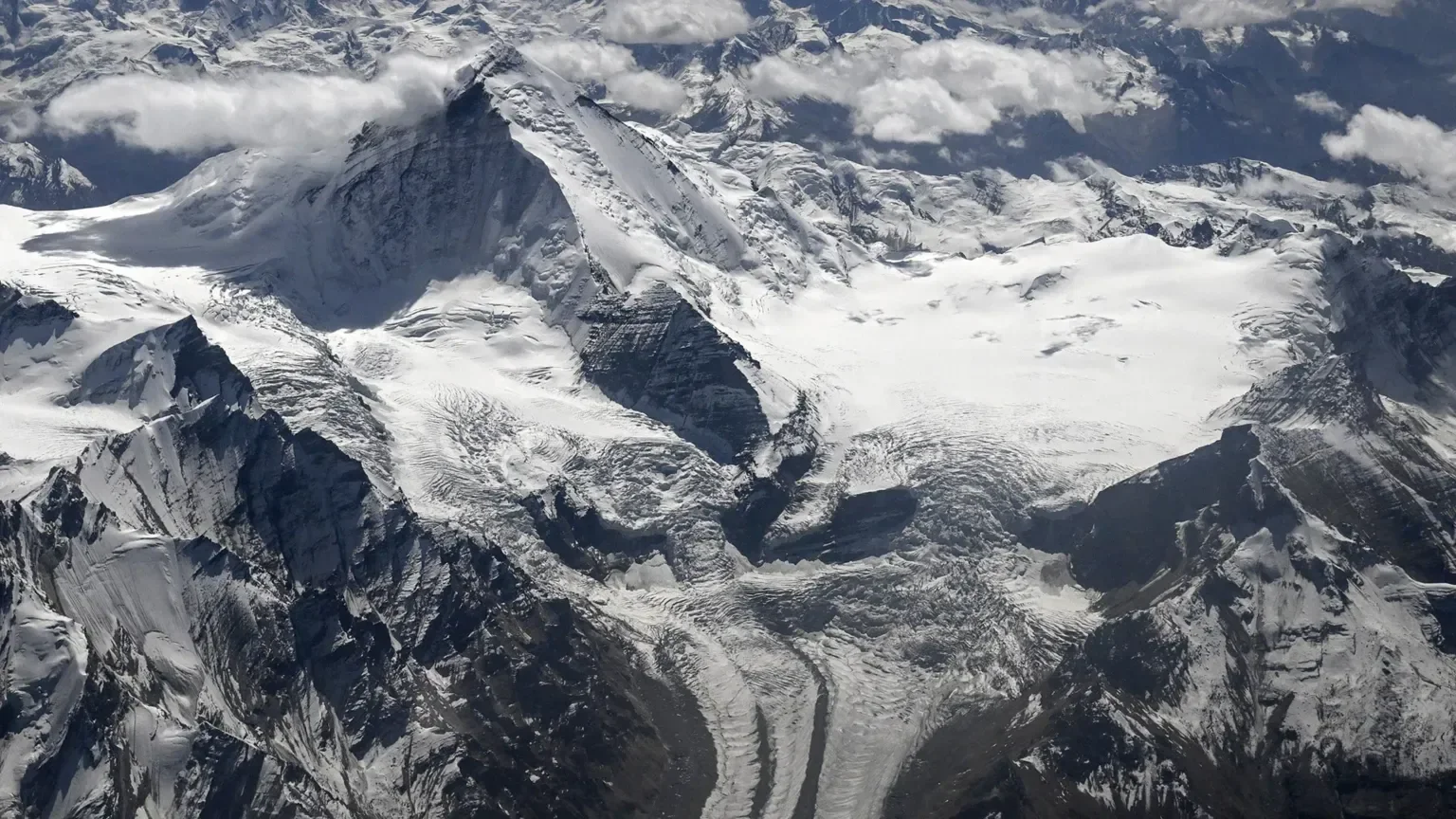 Automated Ice Reservoirs Combat Himalayan Climate Crisis