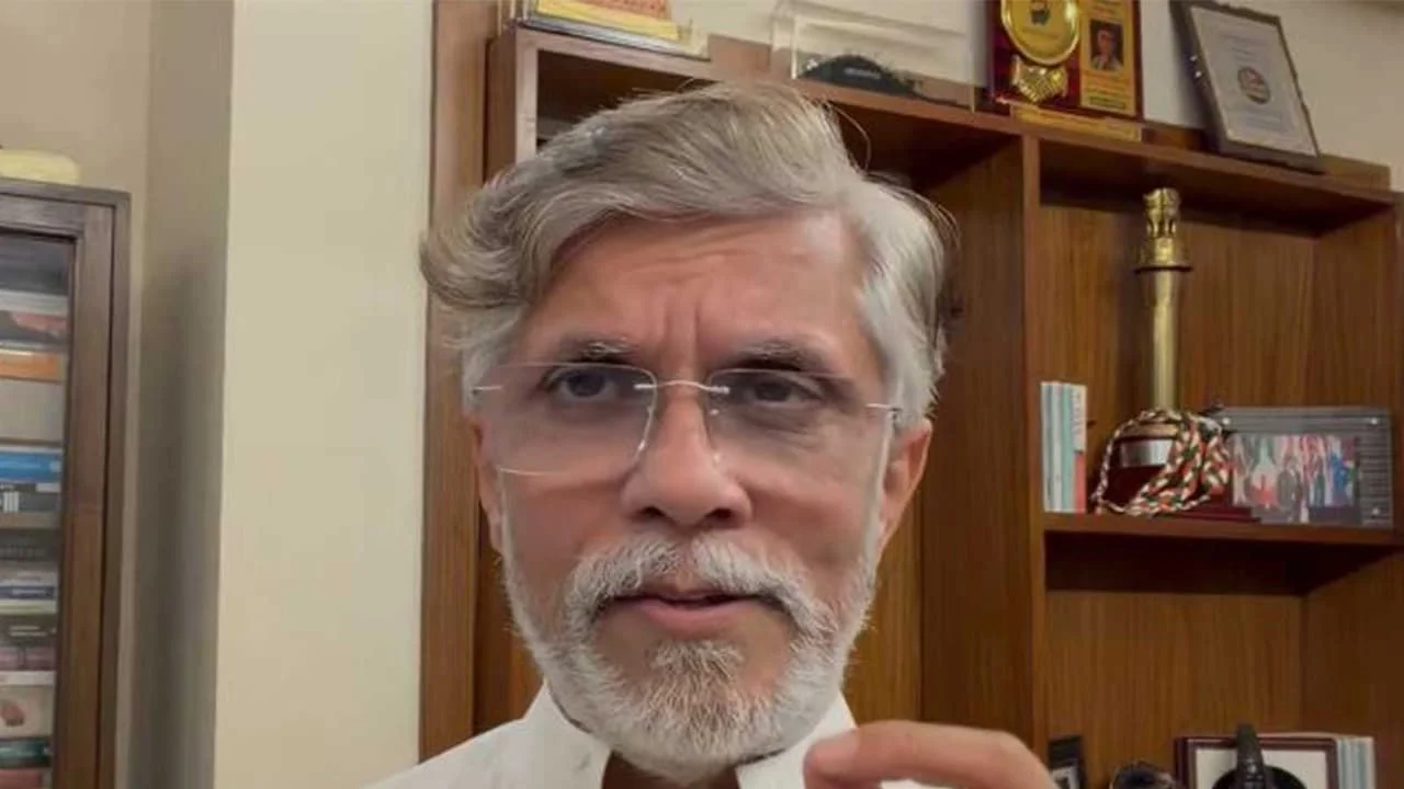 Congress Leaders Demand RSS Registration Amid Caste Row