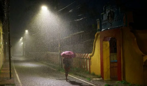 IMD Issues Heavy Rainfall and Heatwave Alerts Across India