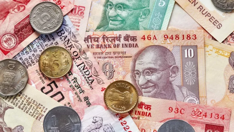 S&P and Fitch Warn on India Growth Amid Energy Stress