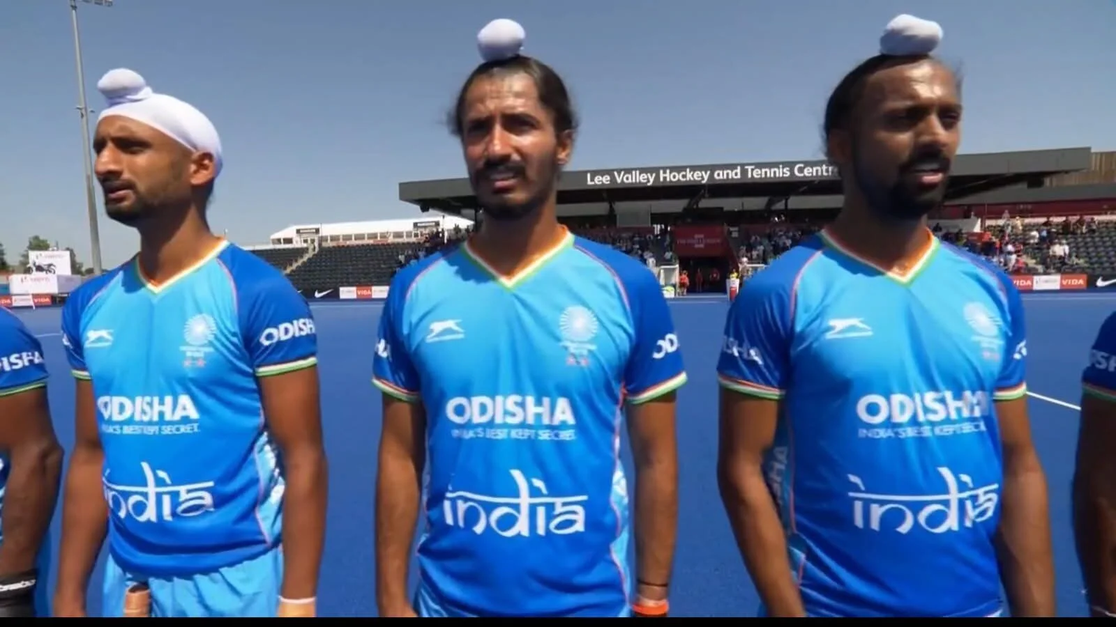 India and Pakistan Hockey Teams Trade Handshakes at FIH Pro League in London
