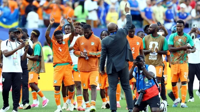 Nicolas Pepe Braces Pushes Ivory Coast Into World Cup Last 32