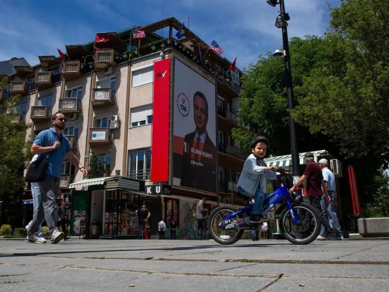 Kosovo Snap Election: Voters Head to Polls Amid Stalemate