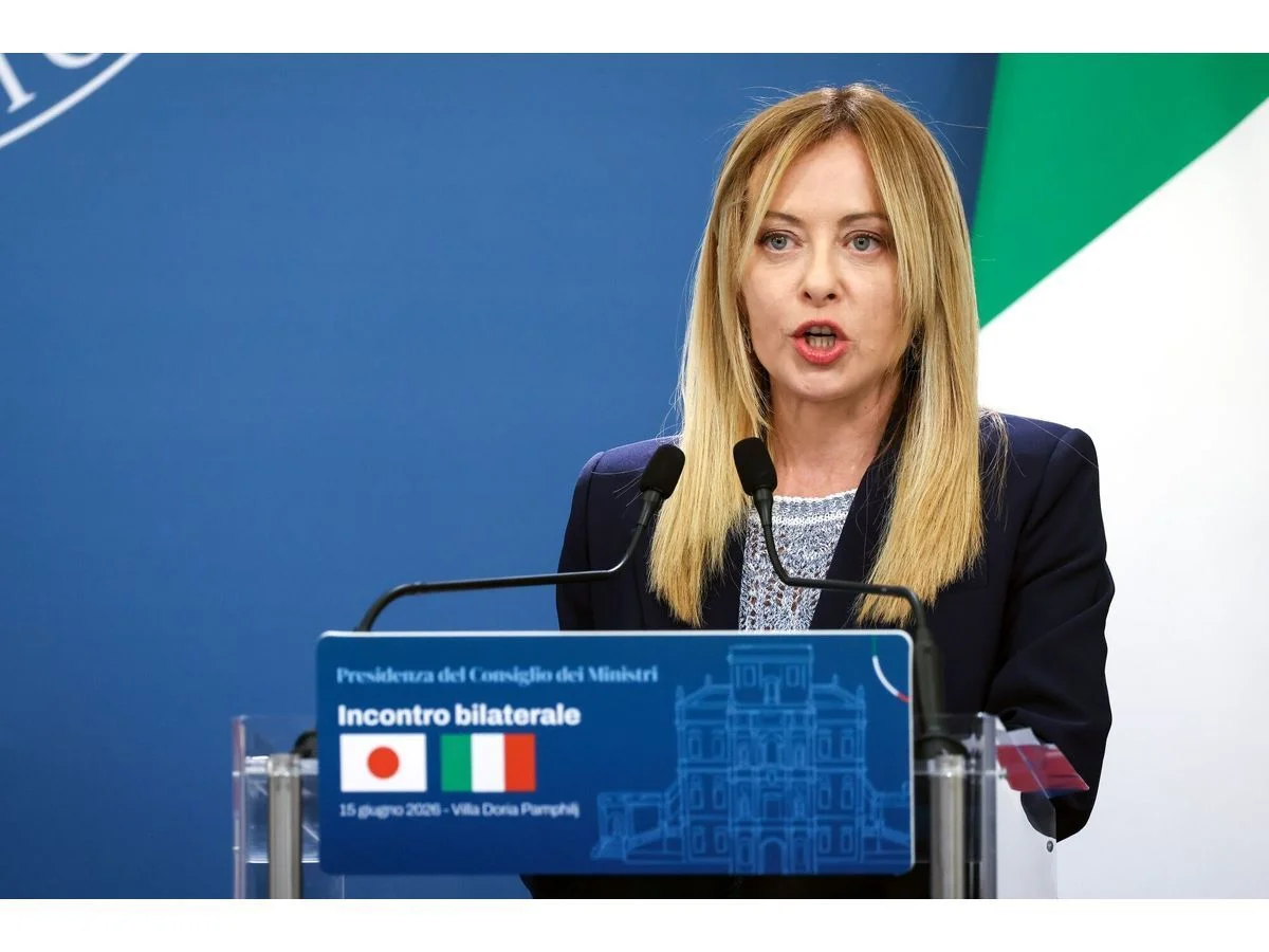 Meloni Weighs Snap Italian Election Amid Falling Ratings and Budget Fears