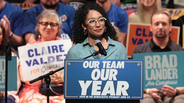 Far-Left Candidates Sweep NYC Primaries, Defeating Democratic Establishment