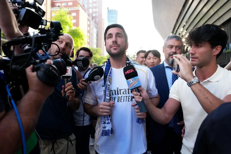 Perez and Riquelme Clash Ahead of Real Madrid Election