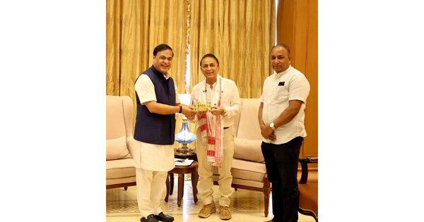 Sunil Gavaskar Proposes Guwahati International Marathon to Assam CM