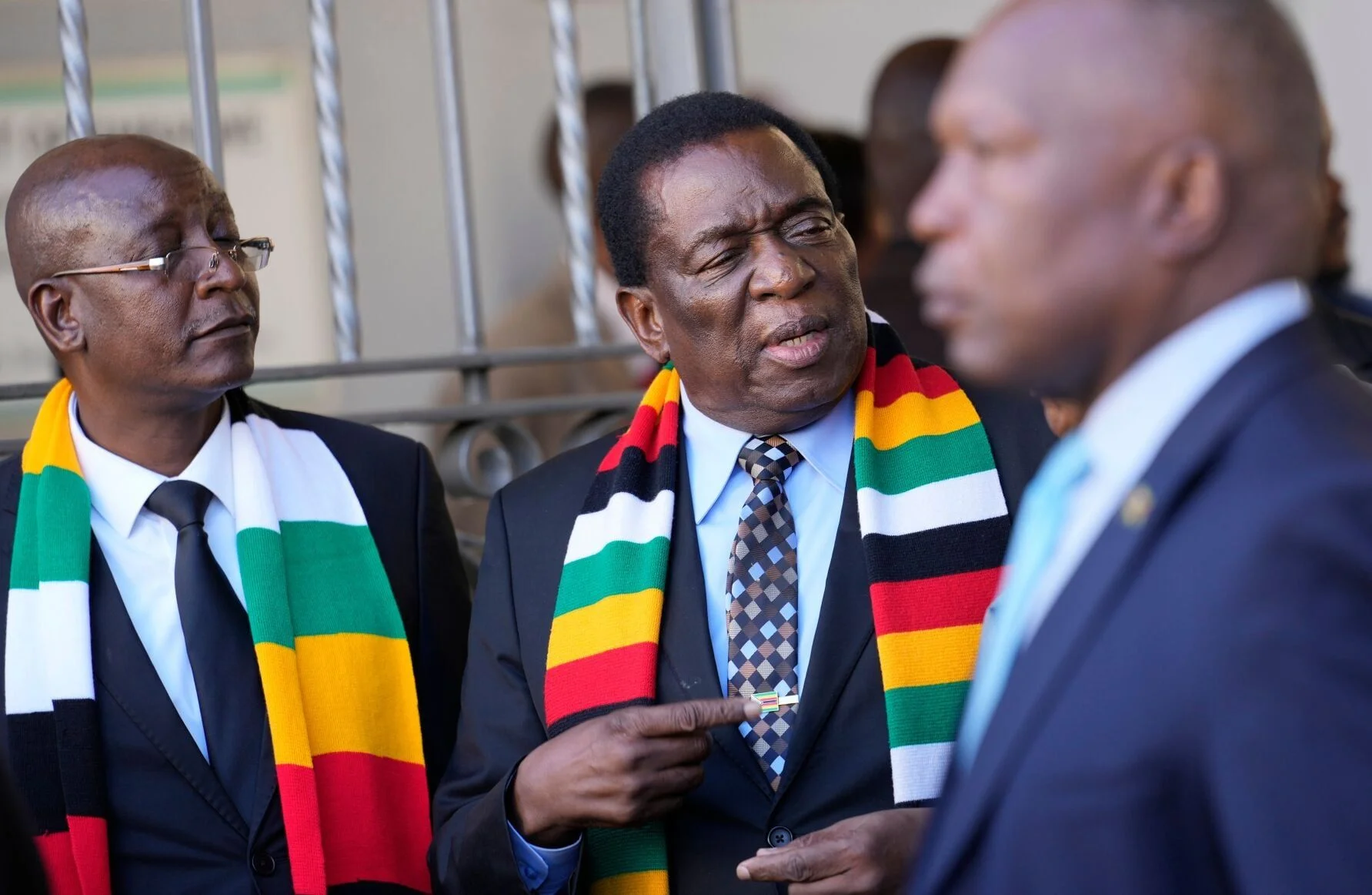 Zimbabwe Senate Passes Law to Delay Presidential Election