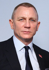 Daniel Craig: Skyfall suit leads Propstore James Bond auction