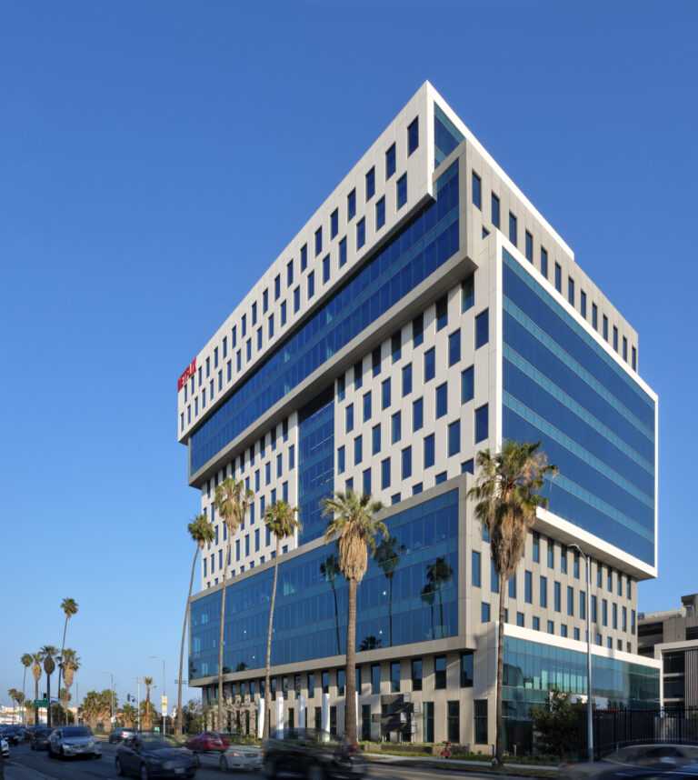 Netflix Los Angeles office on Sunset Boulevard: Netflix Issues Weak Q4 Forecast as Shares Slide After Hours, Netflix Q4 forecast