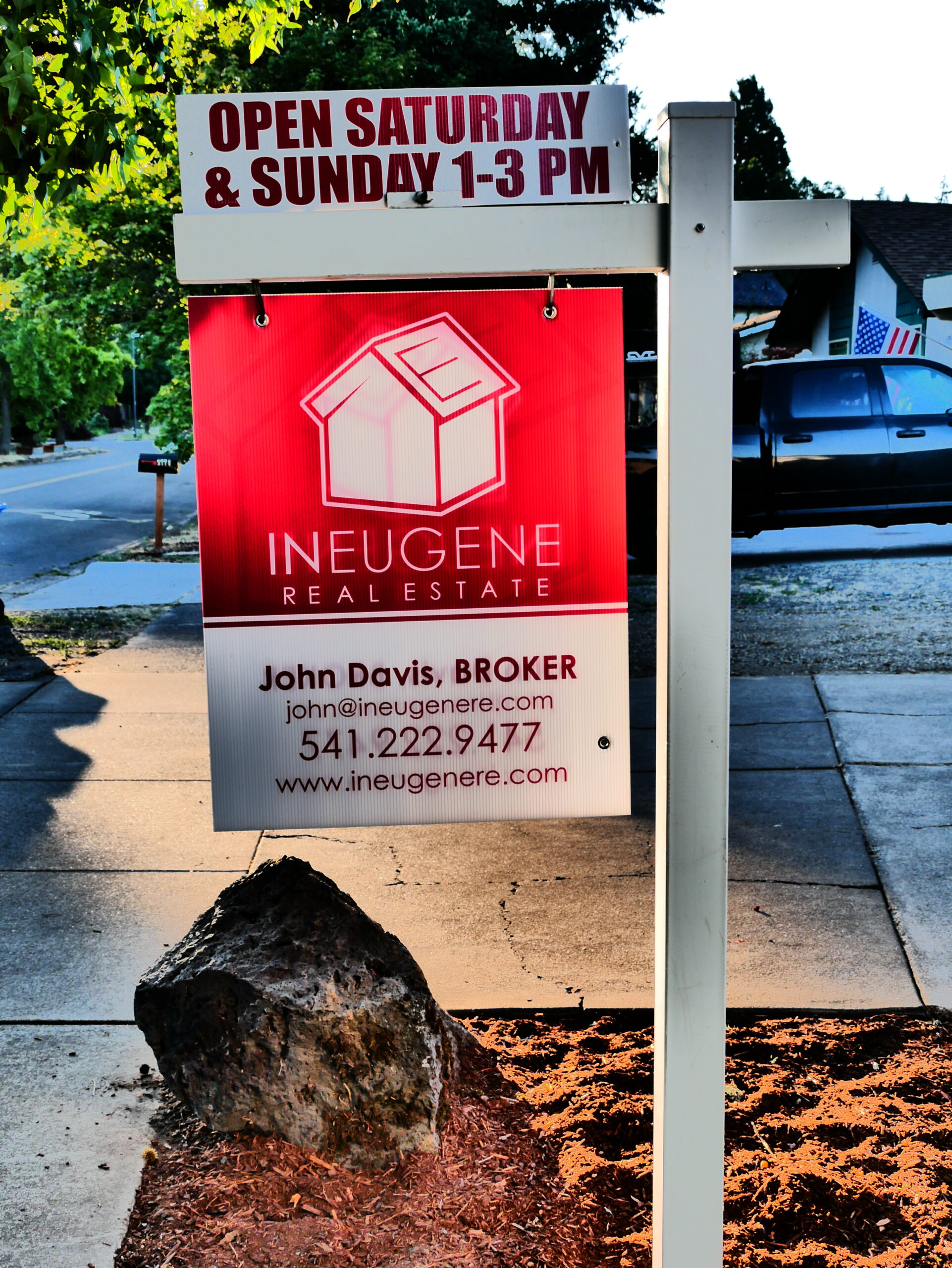 Home for sale and open house signs: pending home sales tumble to record low, September 2026 NAR data